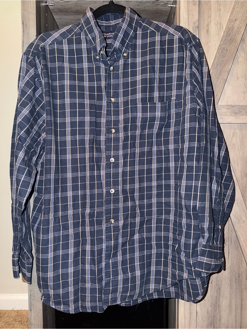 Roundtree & Yorke Navy Plaid Button-Down Shirt